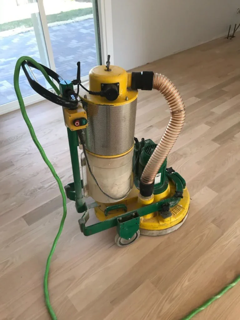 Rotary floor sander for edges