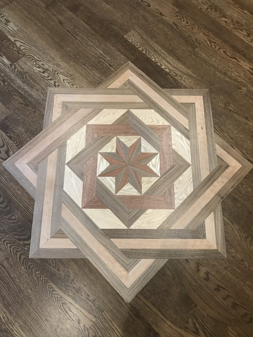 Decorative border inlay around the marquetry floor, Lemont, IL