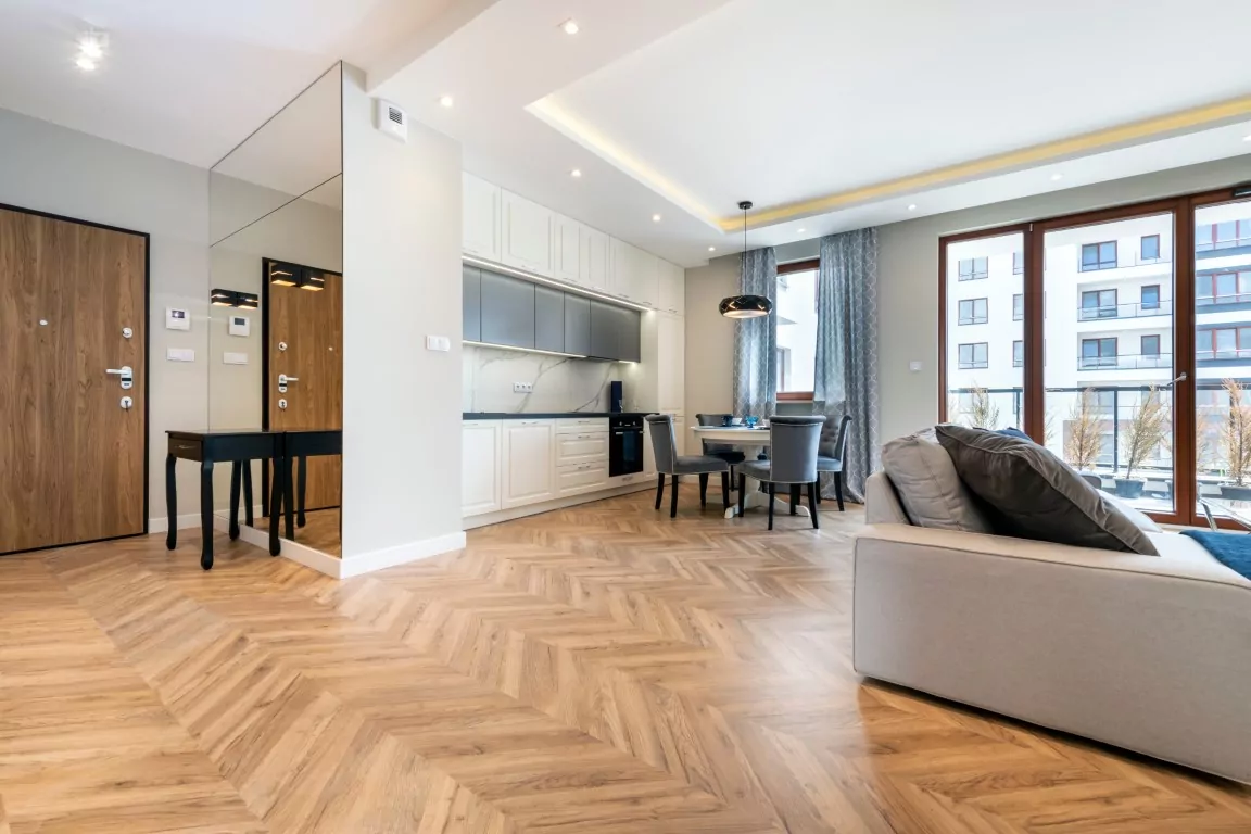 staining your wood floor preview (Medium)